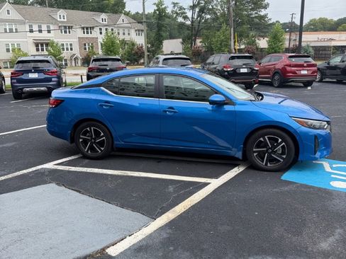Used 2025 Nissan Sentra SV w/ All-Weather Package FWD image 4