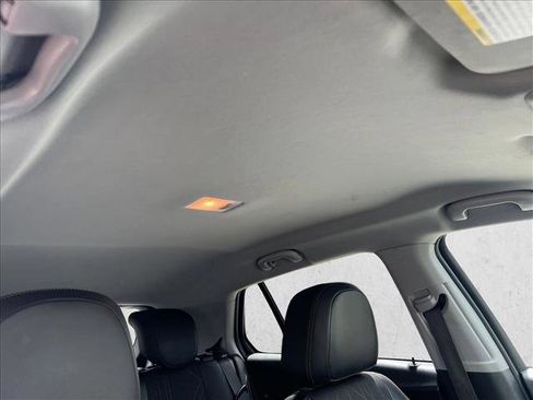 Used 2020 Chevrolet Trax LT w/ LT Convenience Package image 25