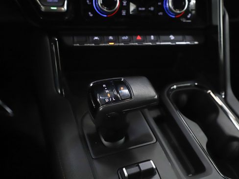 Used 2022 GMC Sierra 1500 AT4 w/ AT4 Preferred Package image 22