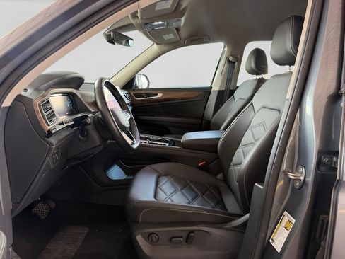Used 2025 Volkswagen Atlas SE FWD image 22