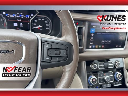 Used 2021 GMC Yukon Denali w/ Denali Premium Package image 28