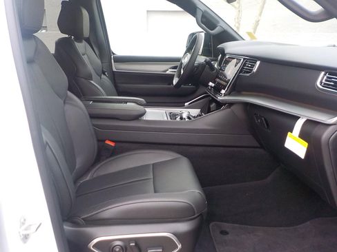 New 2026 Jeep Grand Wagoneer Limited image 17