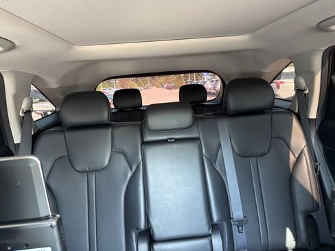 Used 2022 Kia Sorento S w/ Panoramic Sunroof Package FWD image 13