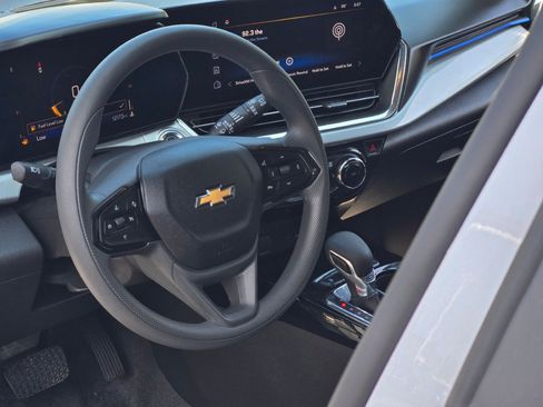 Certified 2026 Chevrolet Trax LT FWD image 23
