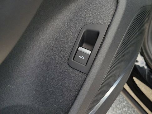 Certified 2023 Audi SQ7 Premium Plus AWD/4WD image 19