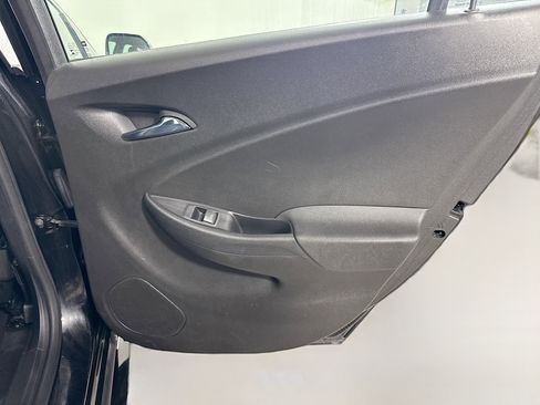 Used 2018 Chevrolet Volt LT image 28