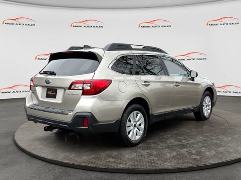 Used 2019 Subaru Outback 2.5i Premium image 8