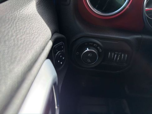 Used 2022 Jeep Gladiator Rubicon w/ Cold Weather Group image 16