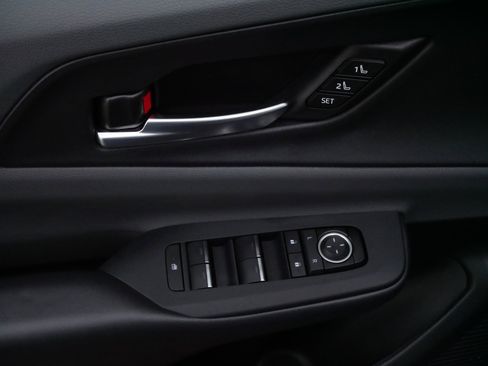 Used 2025 Toyota Prius Limited image 19