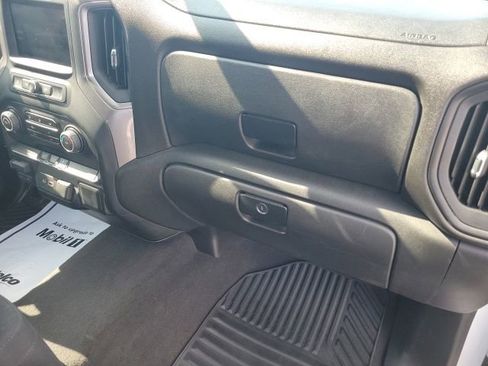 Used 2022 Chevrolet Silverado 2500 Custom w/ Custom Value Package AWD/4WD image 18