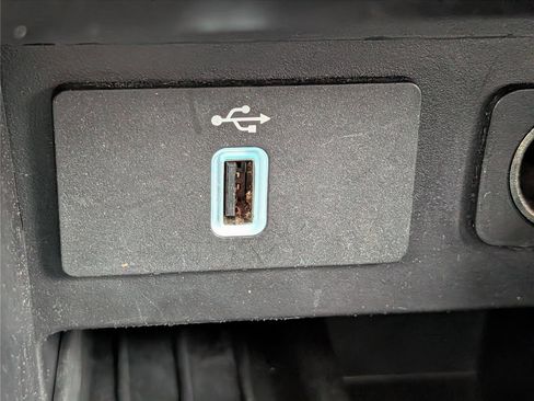 Used 2017 Ford Explorer Platinum image 28