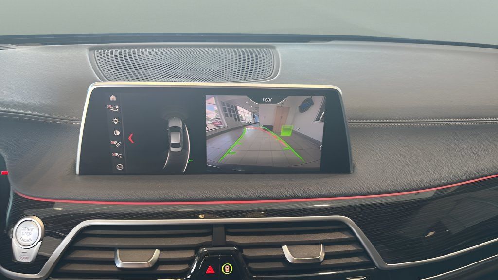 Used 2019 BMW 750i xDrive w/ M Sport Package AWD/4WD image 12