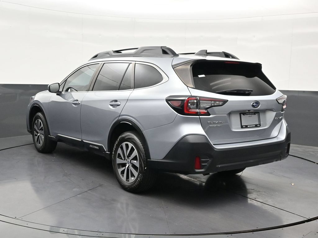 Used 2022 Subaru Outback Premium AWD/4WD image 3