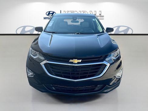 Used 2020 Chevrolet Equinox LS image 2