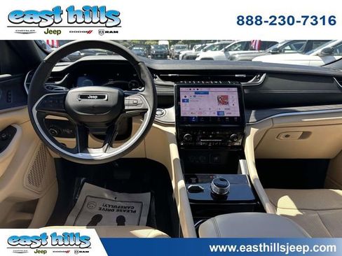Certified 2023 Jeep Grand Cherokee Limited w/ Luxury Tech Group II AWD/4WD image 20