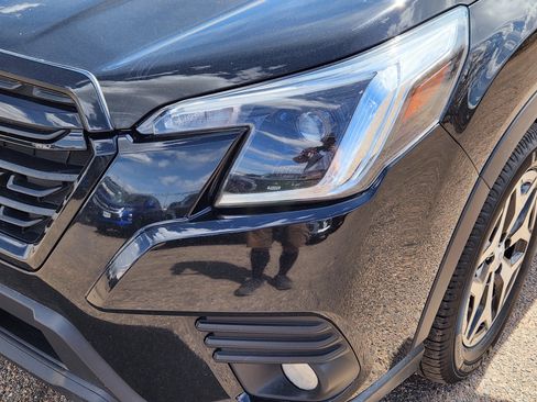 Used 2023 Subaru Forester Premium AWD/4WD image 5