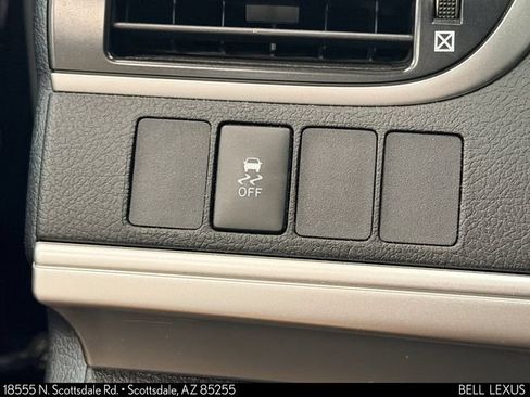 Used 2012 Toyota Camry SE w/ Leather Pkg FWD image 17