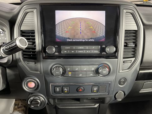 Used 2024 Nissan Titan SV image 24