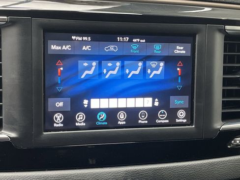 Used 2019 Chrysler Pacifica LX image 18