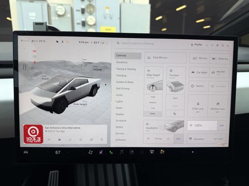 Used 2024 Tesla Cybertruck AWD Crew Cab image 34