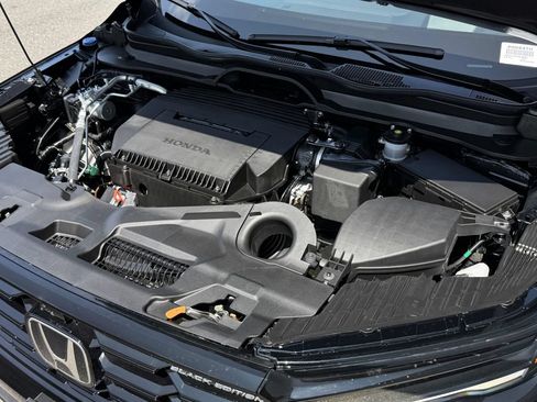 Used 2025 Honda Pilot Black Edition image 21