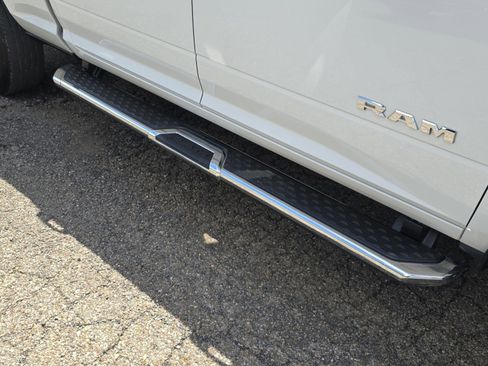 Used 2024 RAM 2500 Big Horn AWD/4WD image 18