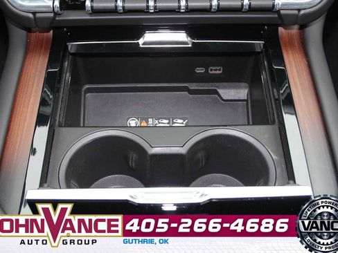 Used 2025 GMC Yukon Denali AWD/4WD image 30