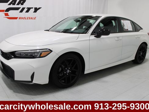 Used 2025 Honda Civic Sport image 1