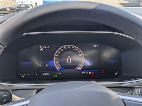 New 2026 Volkswagen Taos SE image 14