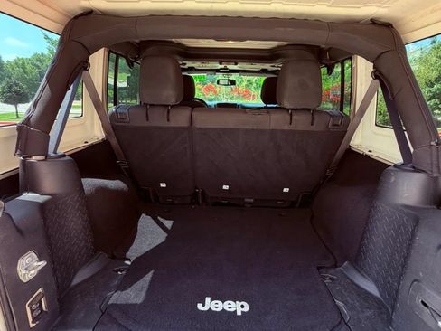Used 2016 Jeep Wrangler Unlimited Sport w/ Quick Order Package 24S AWD/4WD image 14