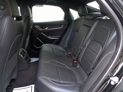 Used 2024 Jaguar XF R-Dynamic SE AWD/4WD image 18
