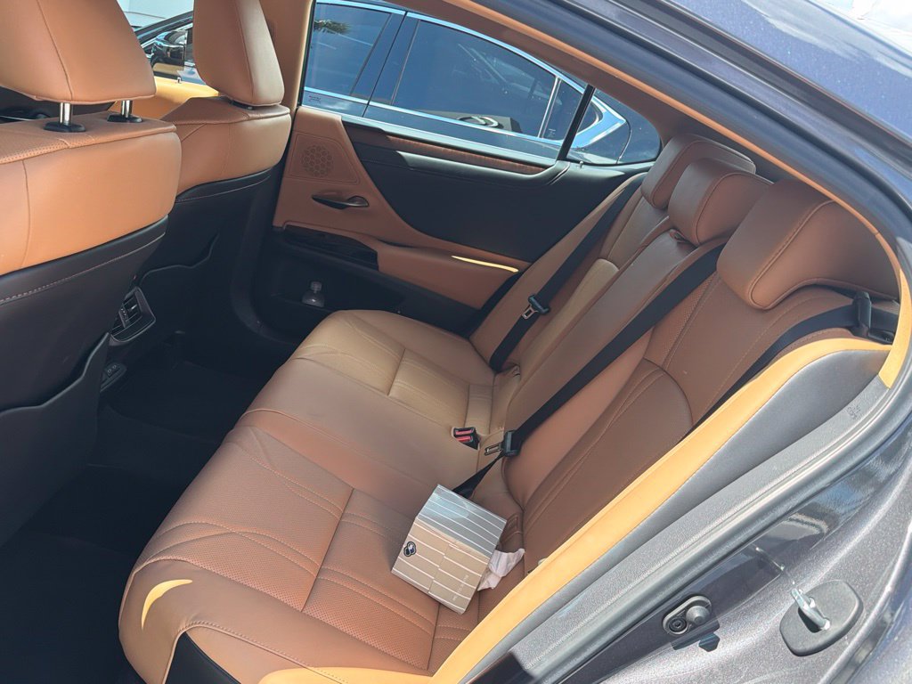 Used 2024 Lexus ES 350 w/ Technology Package FWD image 6