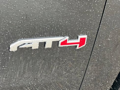 New 2026 GMC Yukon XL AT4 AWD/4WD image 22