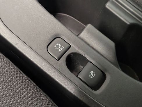 Used 2025 Toyota Corolla LE image 30