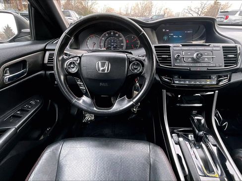 Used 2017 Honda Accord Sport Special Edition image 5
