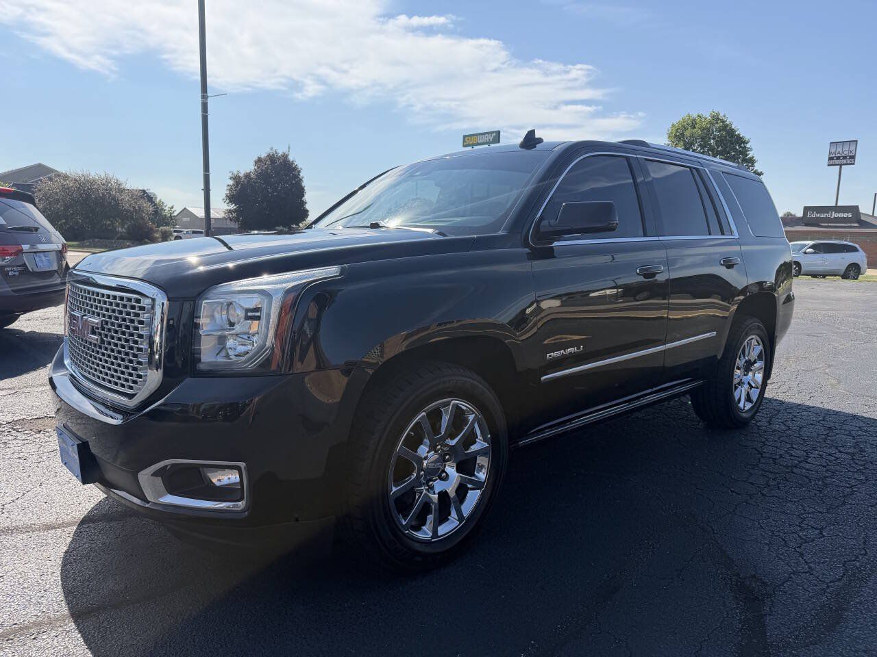 Used 2016 GMC Yukon Denali w/ Open Road Package AWD/4WD image 4