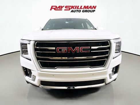 Used 2024 GMC Yukon XL SLT w/ SLT Luxury Package image 2