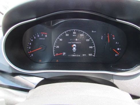 Used 2014 Kia Cadenza Premium w/ Luxury Package FWD image 23