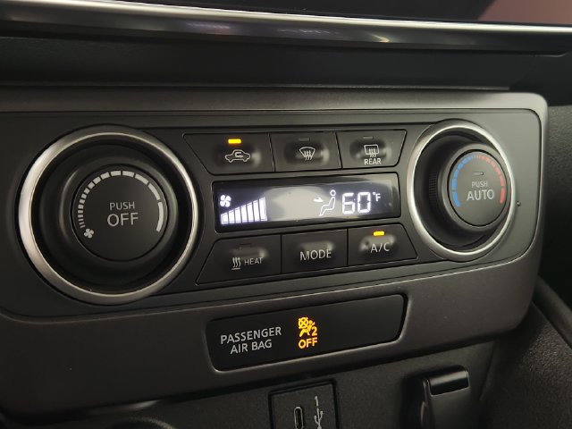 Used 2025 Nissan Leaf S FWD image 28