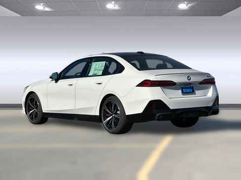 New 2026 BMW 530i w/ Executive Package RWD image 3