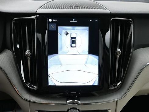 Used 2024 Volvo XC60 B5 Plus w/ Protection Package Premier AWD/4WD image 21