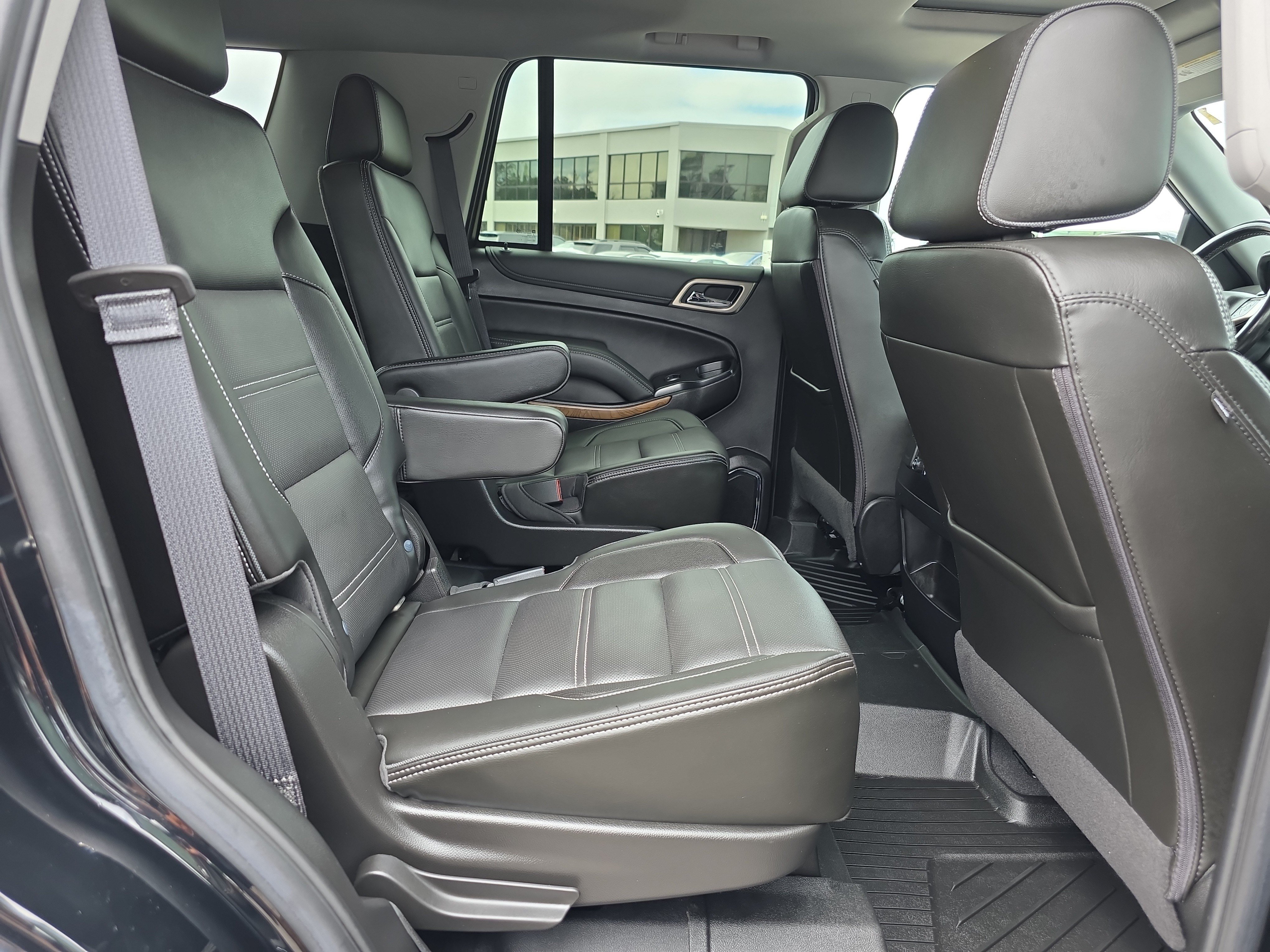 Used 2020 GMC Yukon Denali w/ Denali Premium Package AWD/4WD image 15