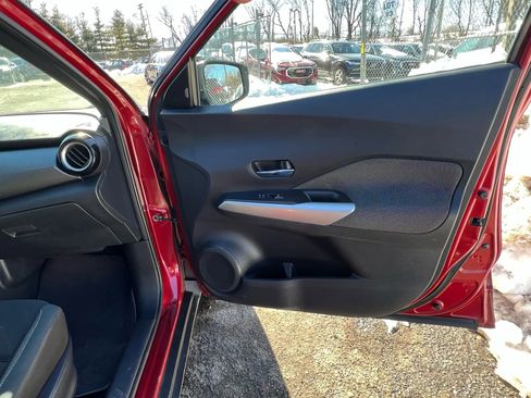 Used 2020 Nissan Kicks SV FWD image 29