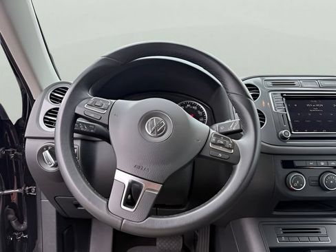 Used 2018 Volkswagen Tiguan Limited AWD/4WD image 11