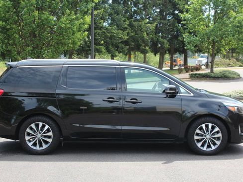Used 2016 Kia Sedona SX FWD image 6