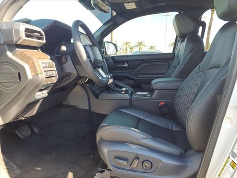 Used 2024 Toyota Tacoma Limited w/ Limited Package (LT) image 15