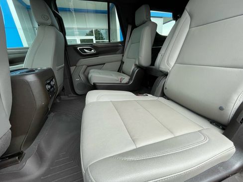 Used 2023 Chevrolet Tahoe Z71 w/ Luxury Package AWD/4WD image 6