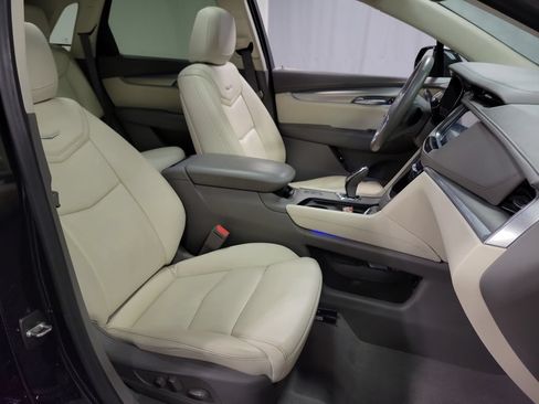 Used 2018 Cadillac XT5 Premium Luxury FWD image 27