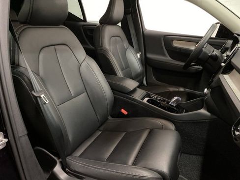 Used 2025 Volvo XC40 B5 Plus image 83