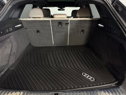 Used 2024 Audi Q8 e-tron Prestige AWD/4WD image 36